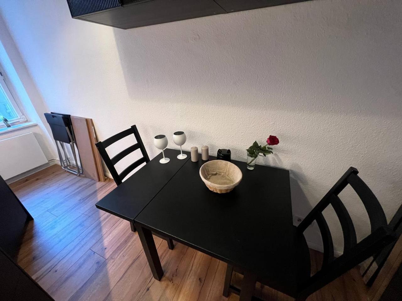 Stylish 2-Room Apartment With Balcony Next To East Side Gallery Берлин Экстерьер фото