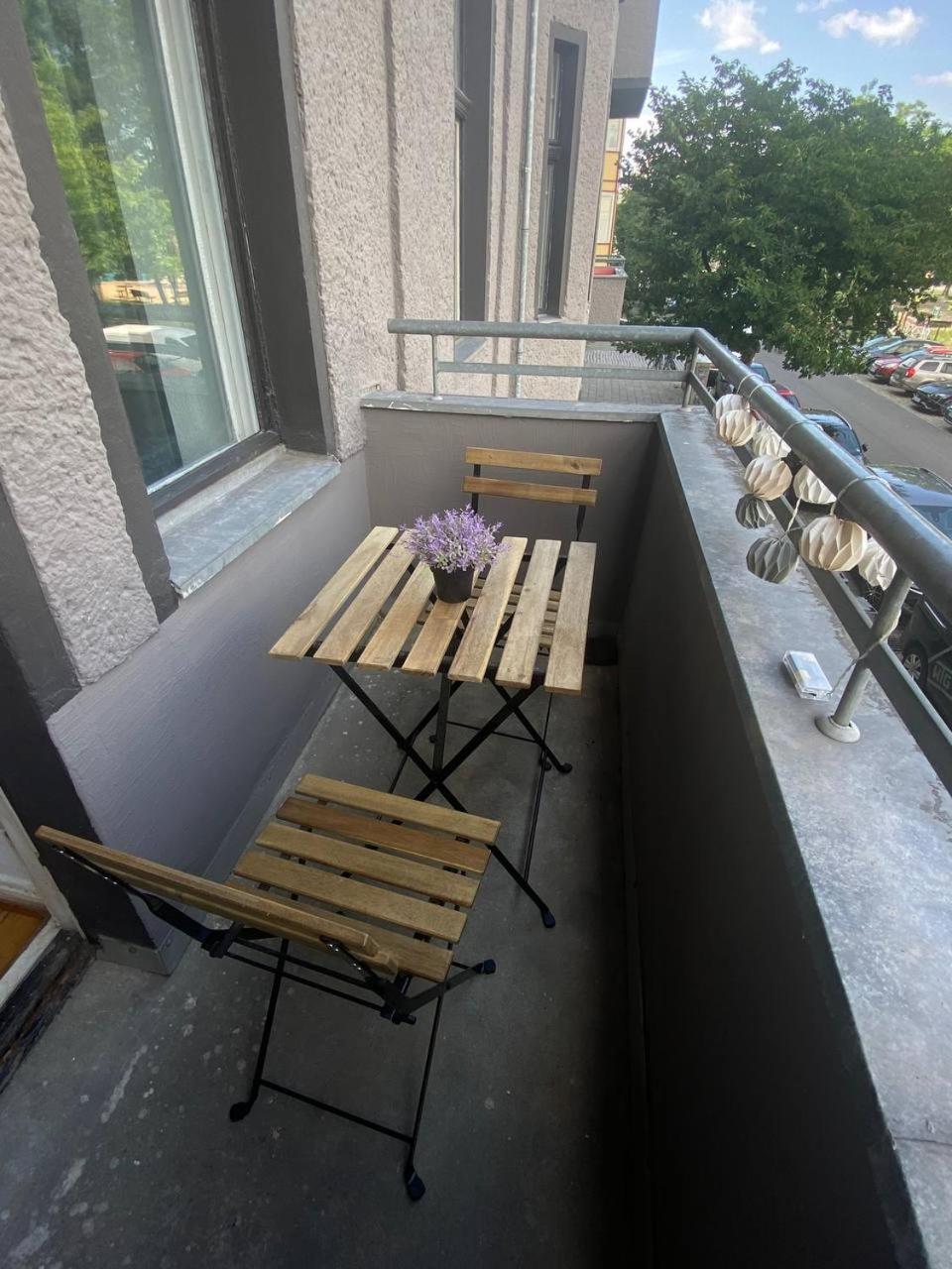 Stylish 2-Room Apartment With Balcony Next To East Side Gallery Берлин Экстерьер фото
